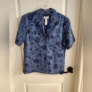 New Jones New York Blue Floral Short-Sleeve Button-Up Shirt